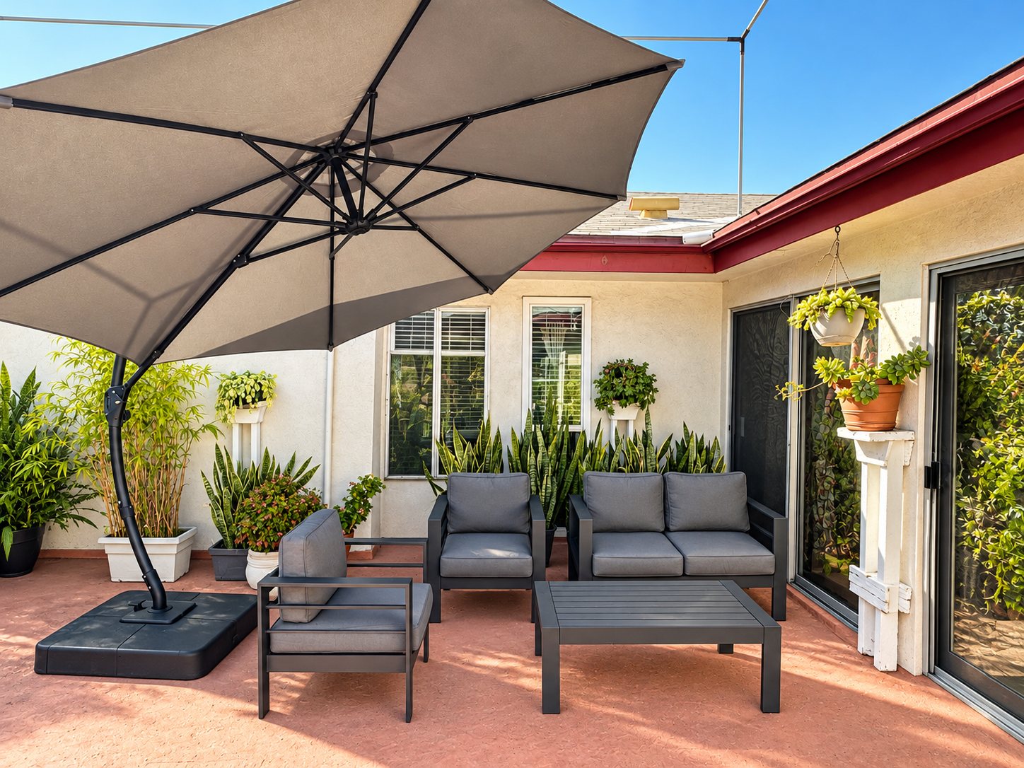 Bell Convalescent Hospital courtyard lounge area